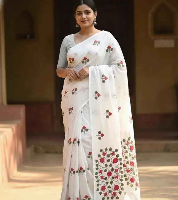 Off_White_Premium_Quality_Mul_Cotton_Aplik_Saree_For_Women_without_Blouse