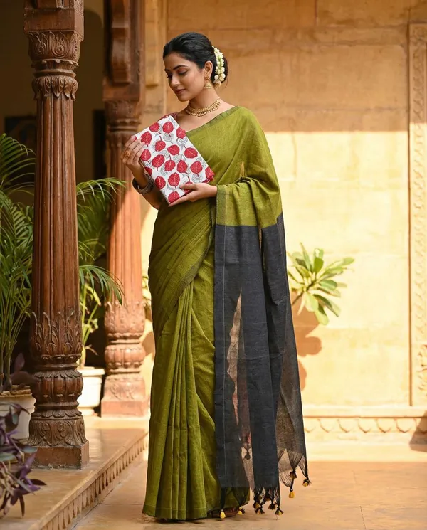 Akhilam_Women_khadi_cotton_Saree_with_Kalamkari_Blouse_Piece