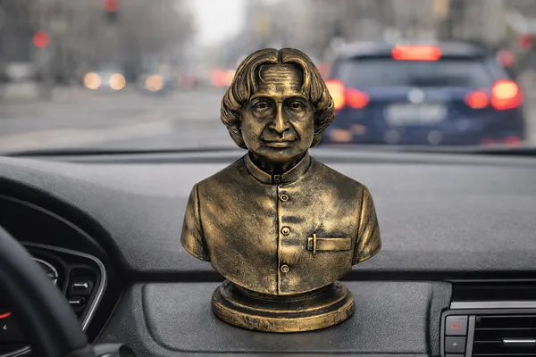 Bronze_Shankh_Craft_Dr._A.P.J._Abdul_Kalam_Antique_Finish_Resin_Bust_Statue_Decorative_Showpiece_For_Home_&_Office
