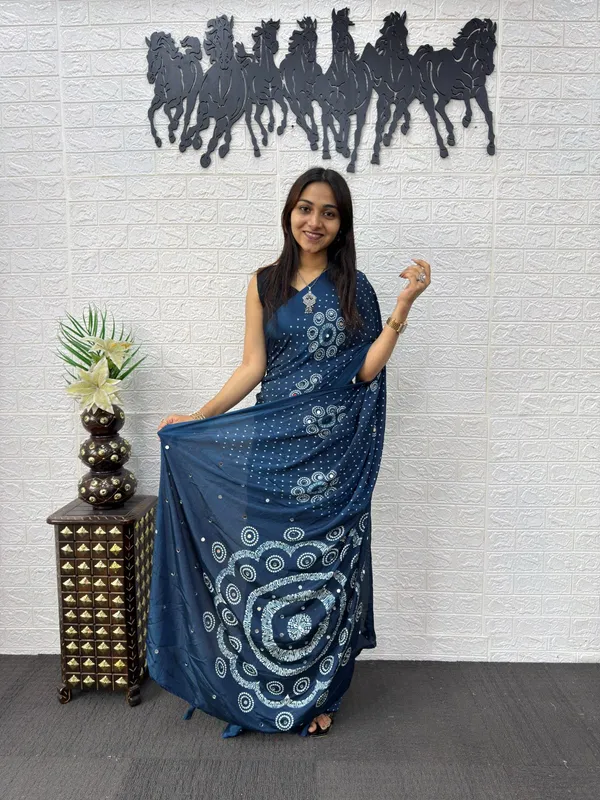 gajji_silk_bandhani_with_Mirror_Work_saree