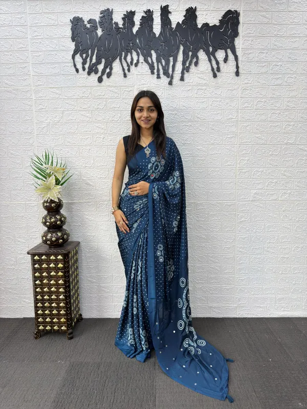 gajji_silk_bandhani_with_Mirror_Work_saree