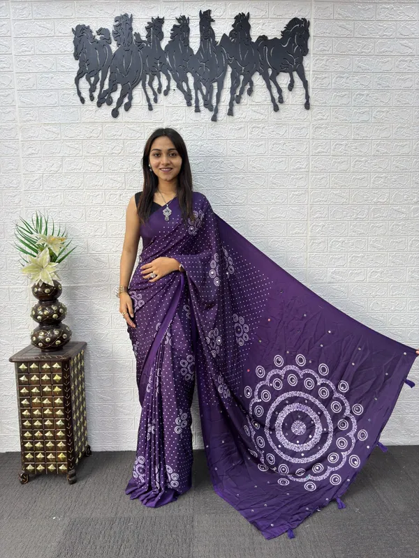 gajji_silk_bandhani_with_Mirror_Work_saree