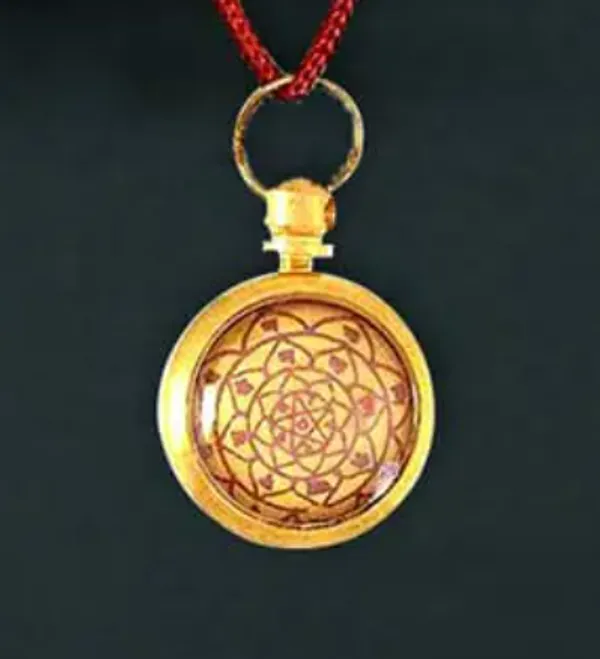 Ashtadhatu_Mahamrityunjay_Yantra_Pendant_for_Protection_&_Positivity_Vedashree_Jyotish