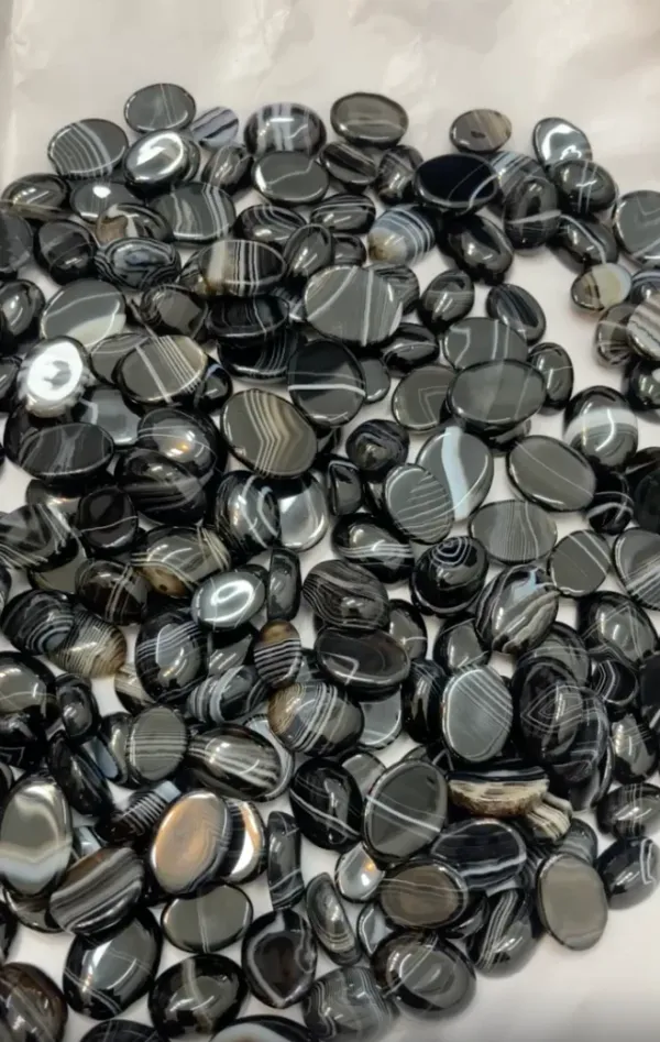 Sulemani_Hakkik_6_ratti_Black_color_Gemstone_badha_mukati_Ratna