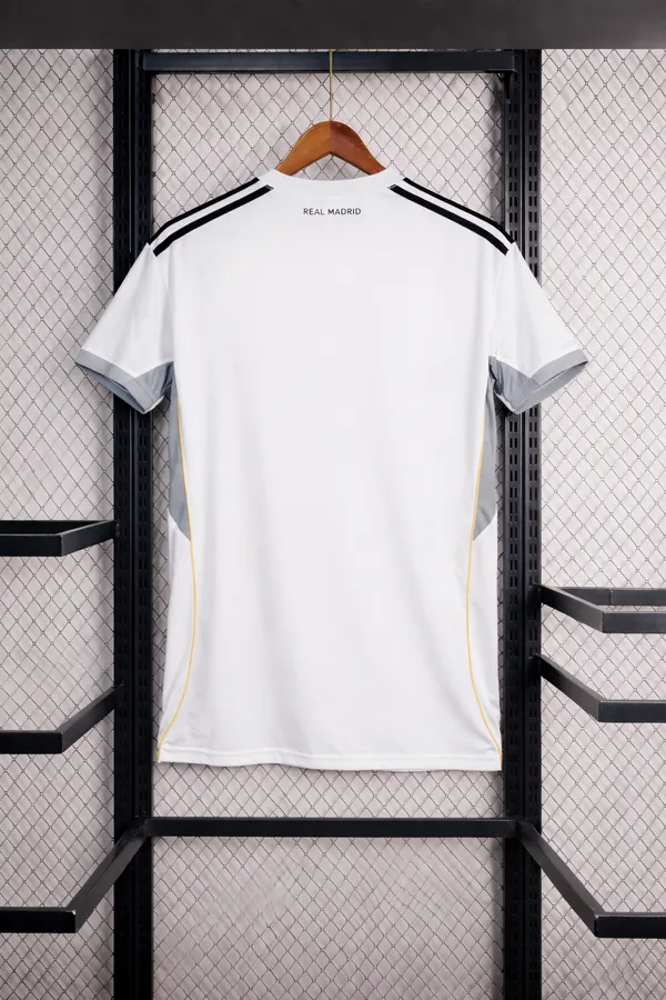 Real_Madrid_Home_set_2025-2026