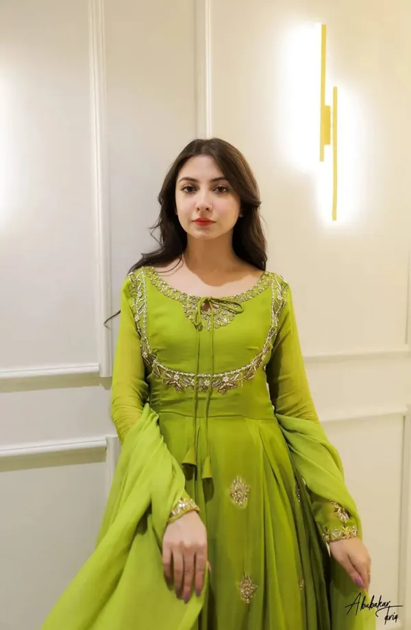 Mehendi_Green_Embroidered_Anarkali_Suit_Set_With_Dupatta