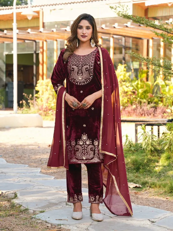 Maroon_Velvet_Embroidered_Ethnic_Suit_Set_With_Dupatta