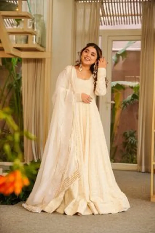 Elegant_Off_White_Embroidered_Anarkali_Suit_With_Dupatta