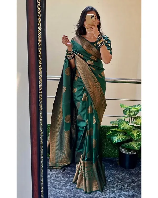BEAUTIFUL_RICH_PALLU_&_JACQUARD_WORK_ON_ALL_OVER_THE_SAREE