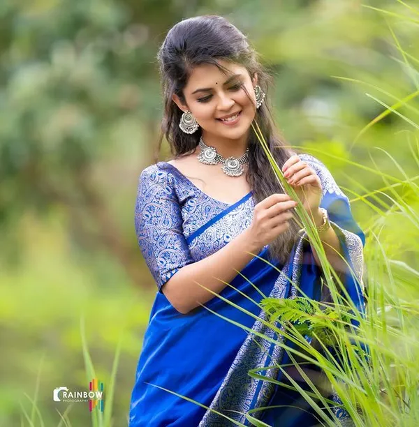 BEAUTIFUL_RICH_PALLU_&_JACQUARD_WORK_ON_ALL_OVER_THE_SAREE.