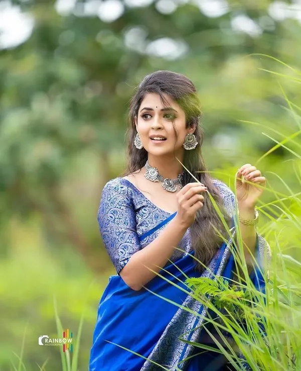 BEAUTIFUL_RICH_PALLU_&_JACQUARD_WORK_ON_ALL_OVER_THE_SAREE.
