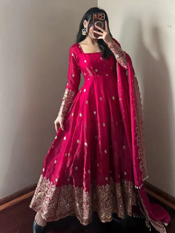 Magenta_Pink_Anarkali_Suit_Set_With_Embroidered_Dupatta