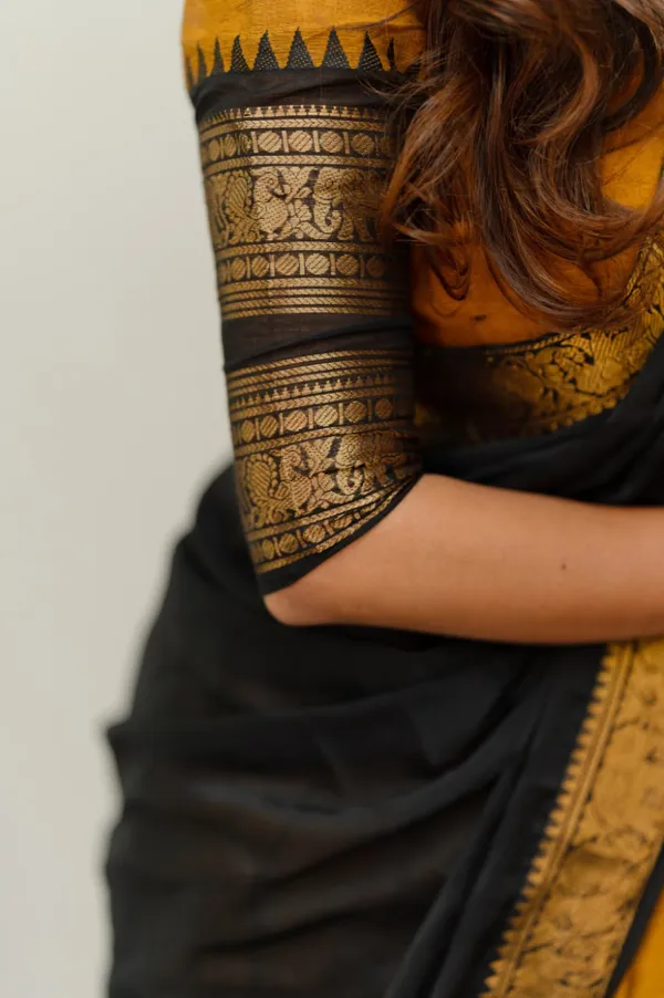 Elegance_in_every_Print_–_Foil_print_Heavy_Soft_Marshmello_lehenga