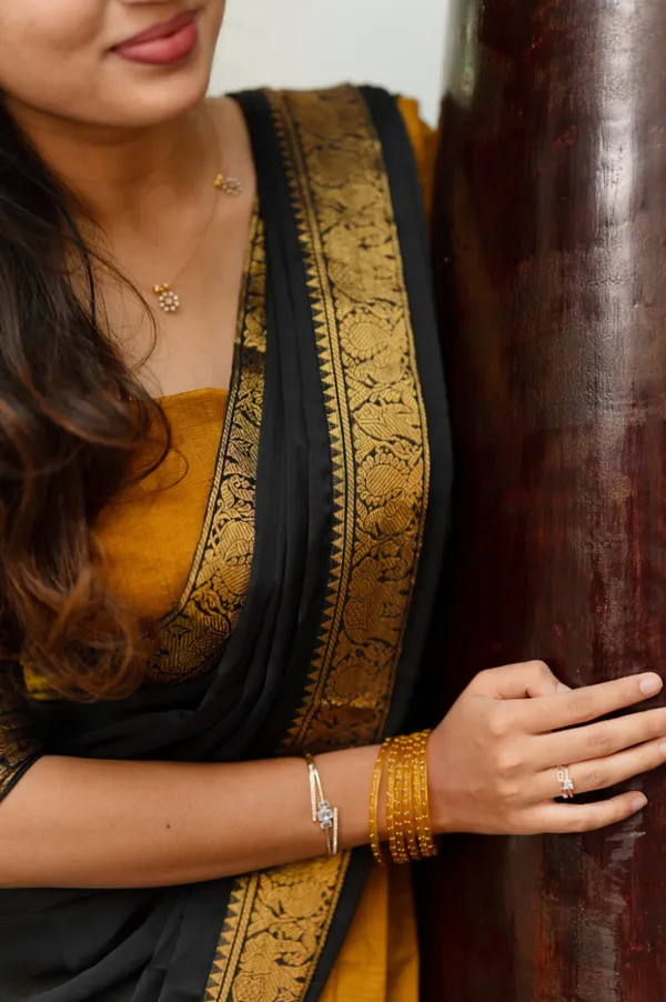 Elegance_in_every_Print_–_Foil_print_Heavy_Soft_Marshmello_lehenga