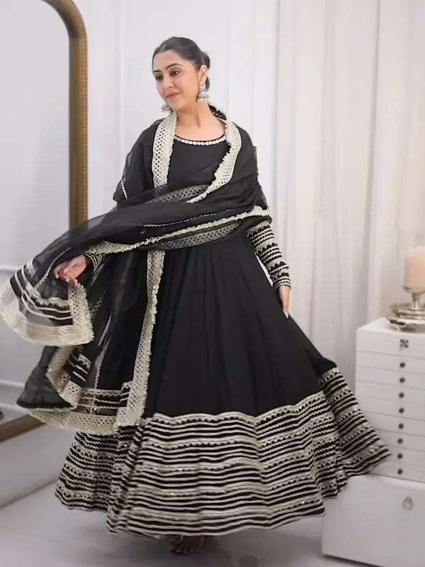 Black_Embroidered_Work_Anarkali_Suit_Set_Set_3_Pcs