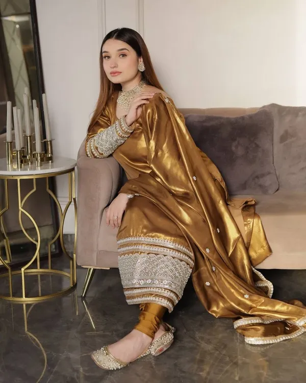 LAUNCHING_NEW_TRDITIONAL_COLLECTION_3_PIECE_FANCY_KURTI_WITH_BOTTOM_AND_BEAUTIFUL_DUPATTA