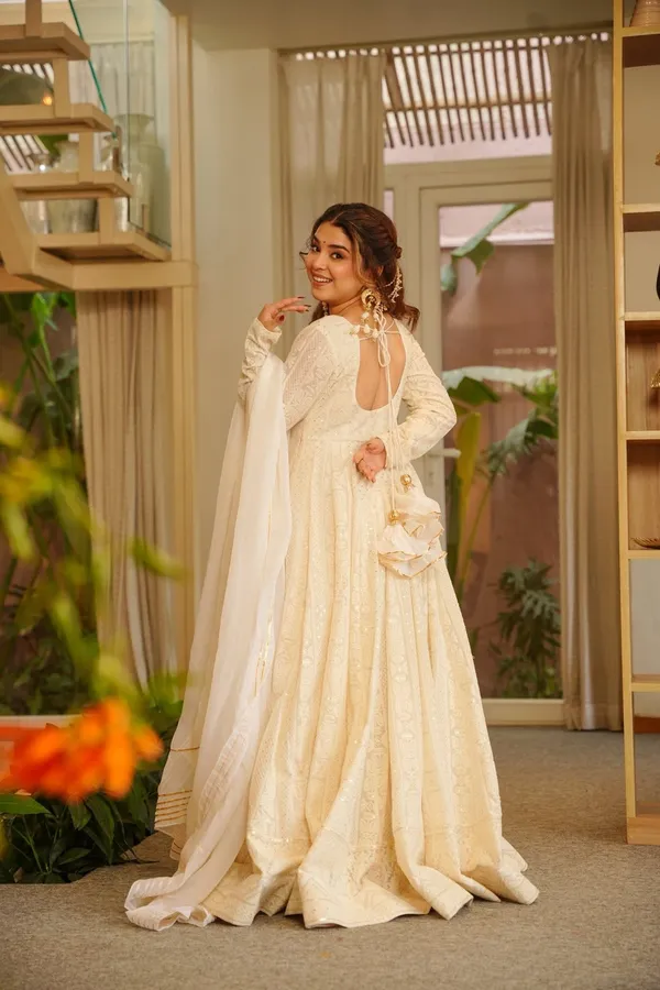Elegant_Off_White_Embroidered_Anarkali_Suit_With_Dupatta
