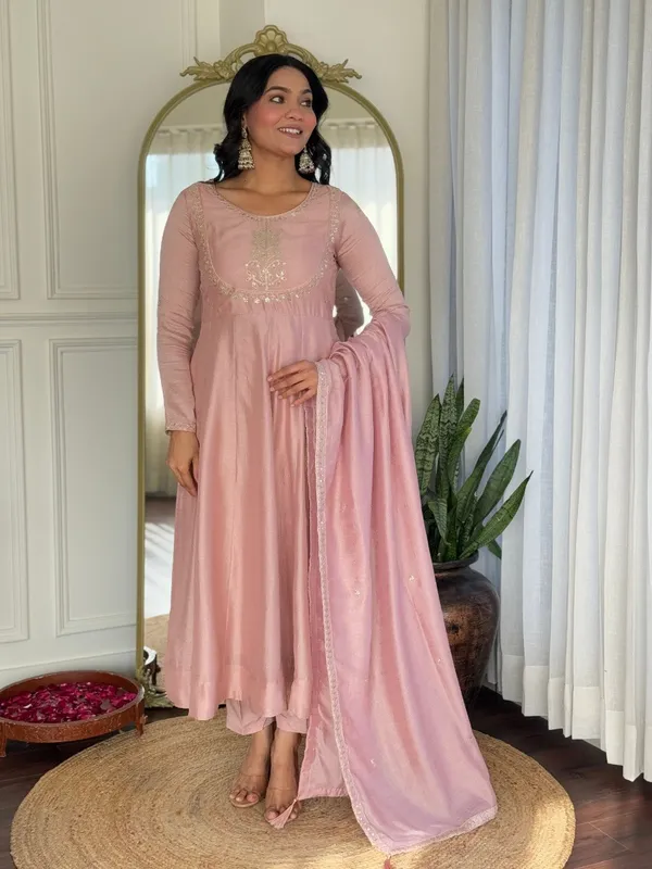 Stylish_Embroidered_Kurta_Set_with_Dupatta_|_Party_Wear_Ethnic_Kurti_Pant_Set"😇
