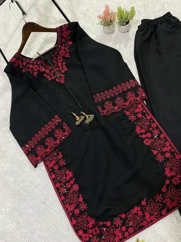 THIS_EID_🌙_WEAR_OUR_BEAUTIFUL_CO-ORD_SET_IN_EMBROIDERED_TOP_AND_PLAZZO_✨_