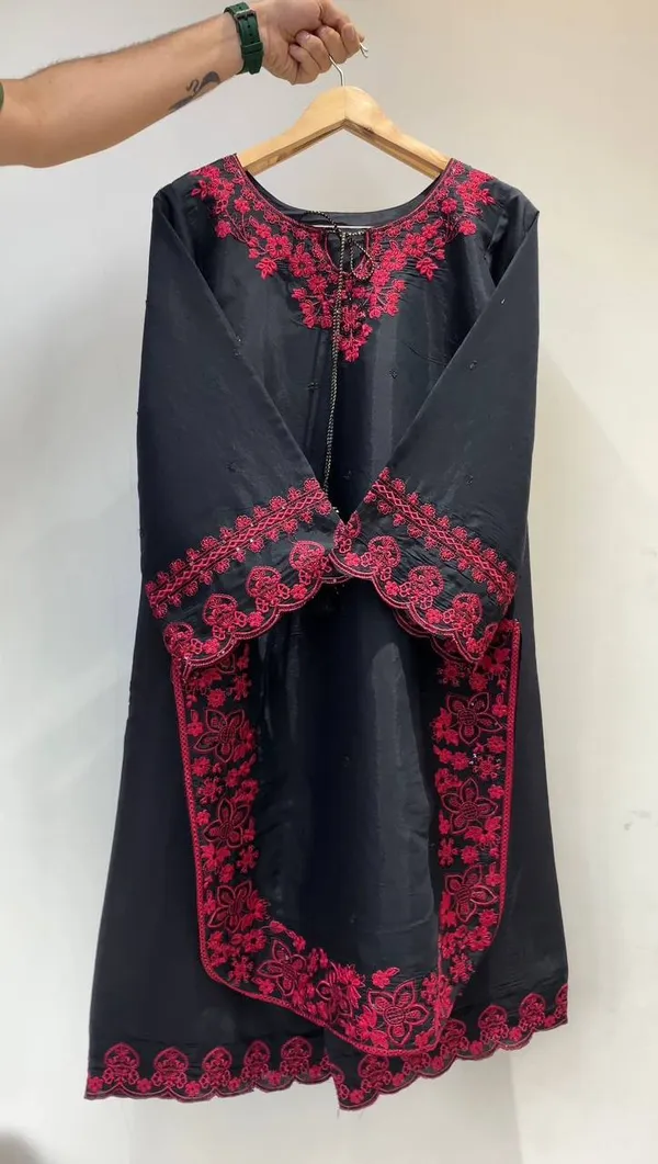 THIS_EID_🌙_WEAR_OUR_BEAUTIFUL_CO-ORD_SET_IN_EMBROIDERED_TOP_AND_PLAZZO_✨_