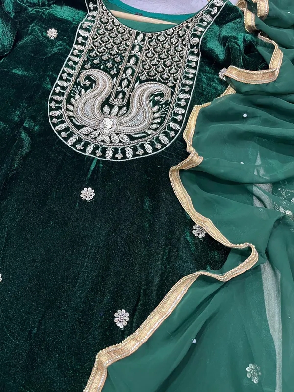 Black_Velvet_Embroidered_Pakistani_Suit_Set_With_Dupatta