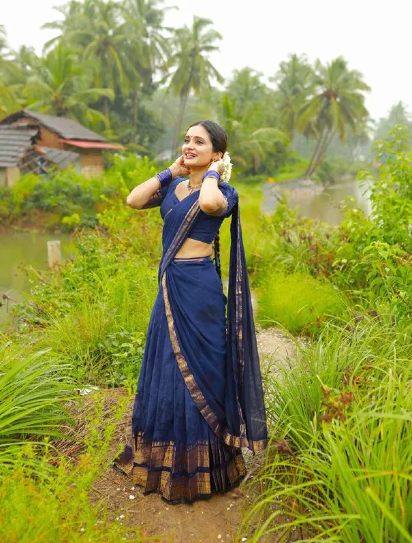 The_South-style_Kanjivaram_silk_lehenga_is_more_than_just_attire;_it's_a_piece_of_art_that_encapsulates_the_essence_of_South_Indian_culture_