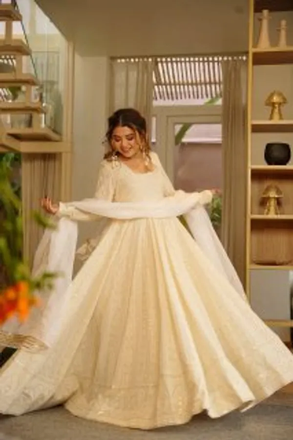 Elegant_Off_White_Embroidered_Anarkali_Suit_With_Dupatta
