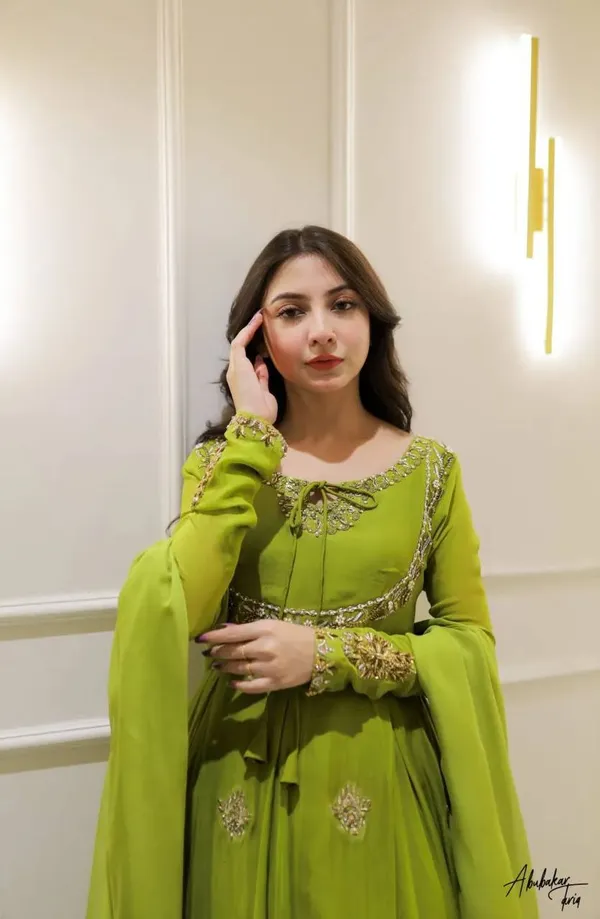 Mehendi_Green_Embroidered_Anarkali_Suit_Set_With_Dupatta