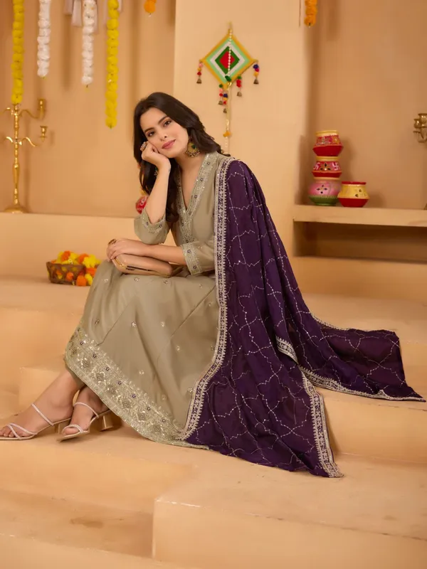 Elegant_Sage_Green_Embroidered_Kurta_Set_With_Purple_Dupatta