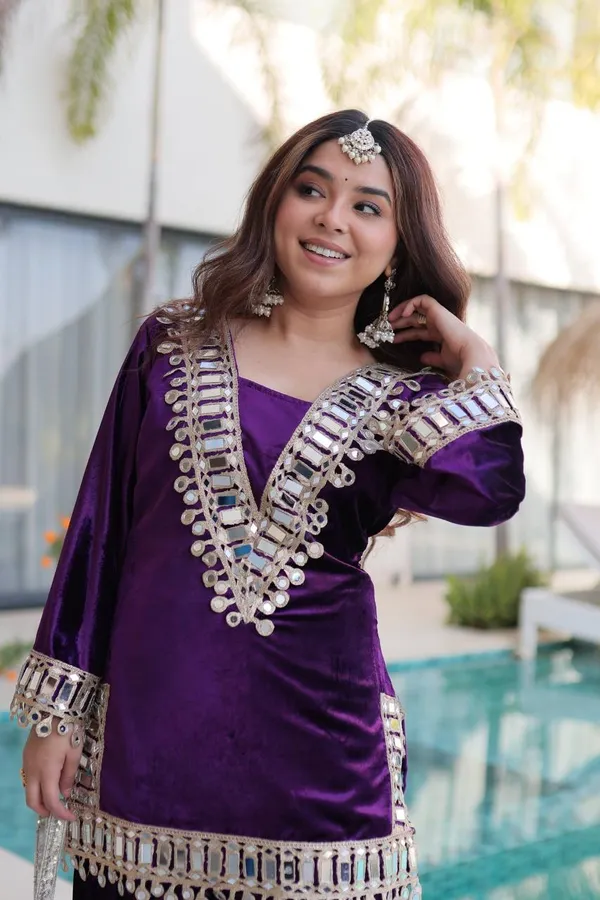 soft_texture,_and_stylish_finish_make_it_a_must-have_for_women_who_love_classy_ethnic_wear.