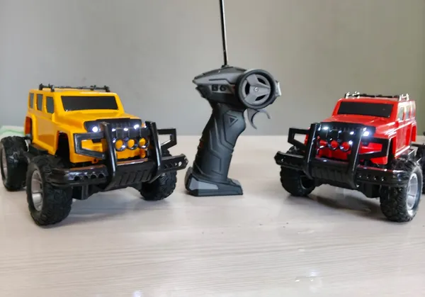 Kids_Remote_Control_Rechargable_SUV_Hummer_JEEP_with_Joystick_Remote