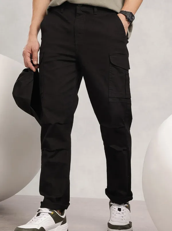 Black_Cotton_Cargo_Bottom_Wear_For_Men