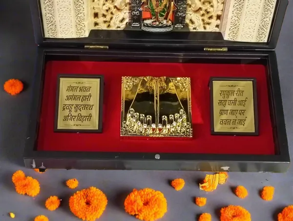 Golden_Shri_Ram_Lalla_Pocket_Temple_For_Home_Decor