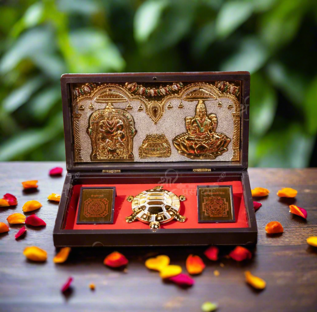 Gold_Plated_Lakshmi_Kuber_Pocket_Temple_For_Home_Decor