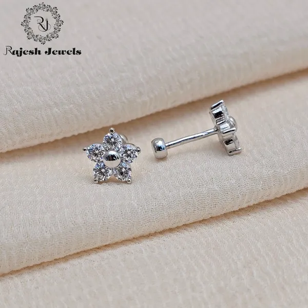 Silver_Sparkling_Cz_Minimalistic_Stud_Earrings_For_Women
