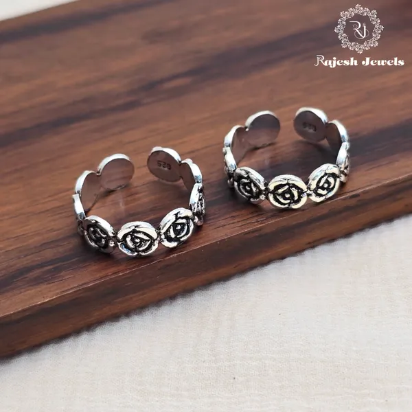 Black_Silver_Infinite_Floral_Oxidised_Toering_For_Women