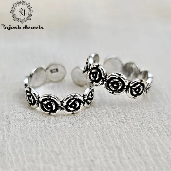 Black_Silver_Infinite_Floral_Oxidised_Toering_For_Women