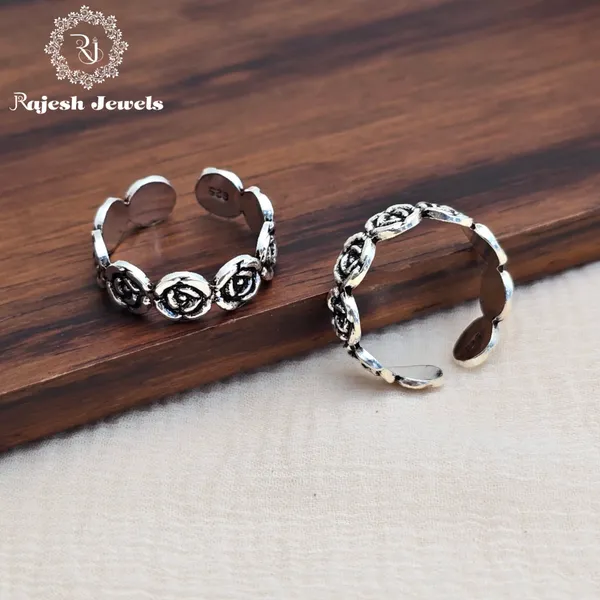 Black_Silver_Infinite_Floral_Oxidised_Toering_For_Women