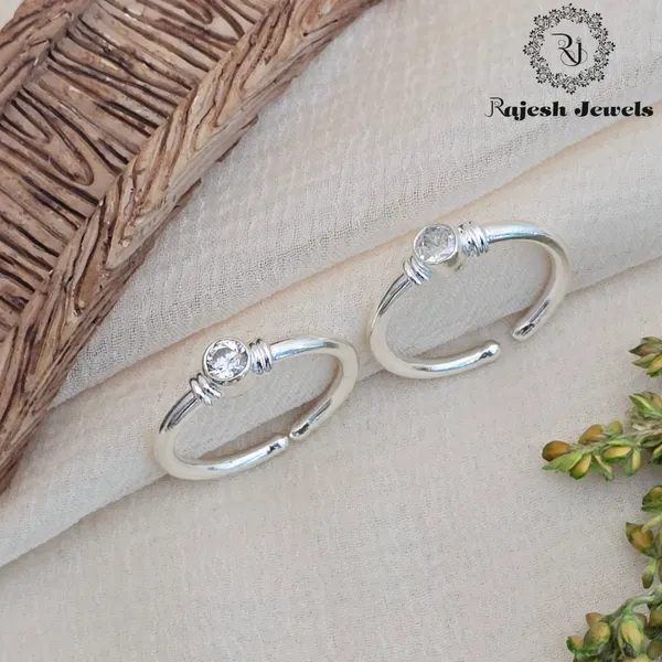Silver_Silver_Sparkling_Cutstone_Toerings_For_Women
