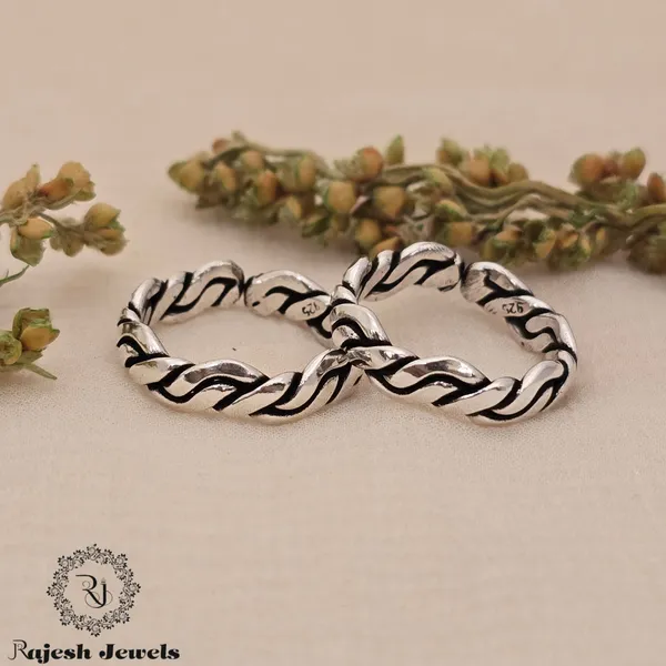 Silver_Sturdy_Oxidised_Band_Dailywear_Toering_For_Women