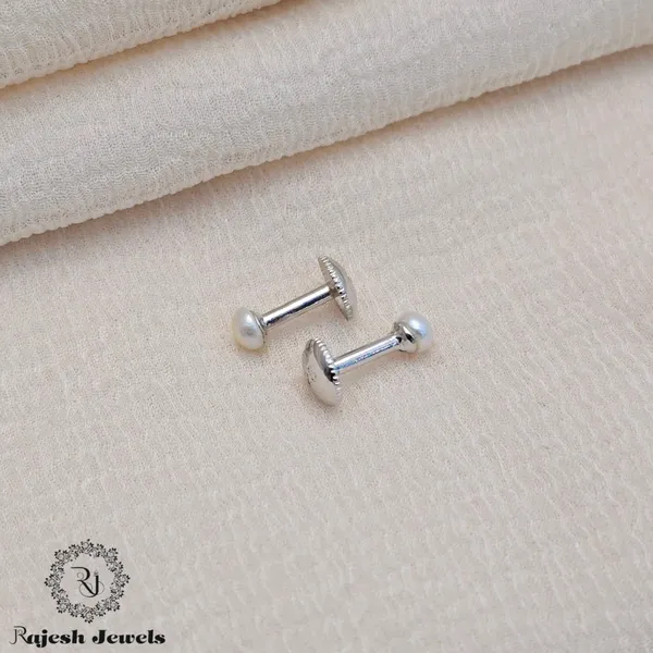 White_Silver_Fabulous_Pearl_Stud_Earrings_For_Women