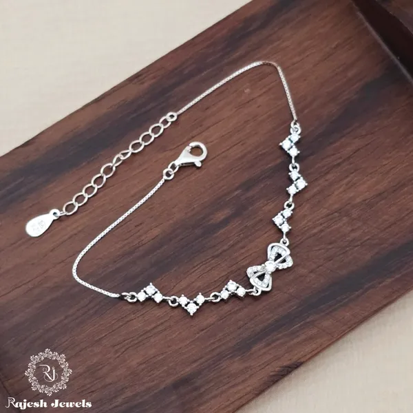 Silver_Impressive_Cz_Ladies_Bracelet_For_Women