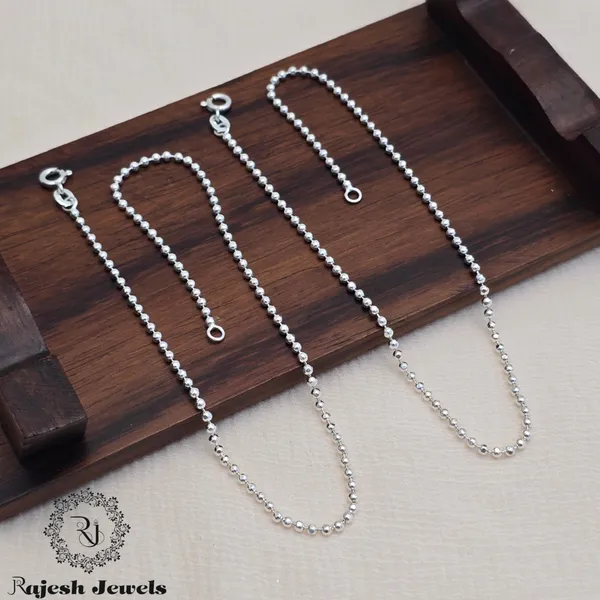 Silver_Attractive_Round_Balls_Sleek_Anklet_For_Women