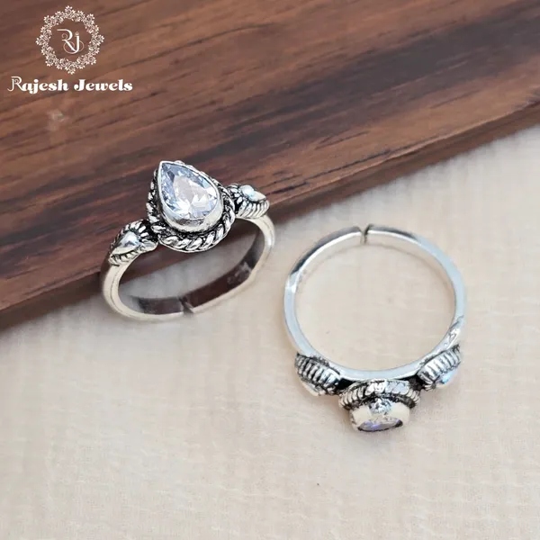 Silver_Shinning_Cutstone_Teardrop_Shape_Toering_For_Women