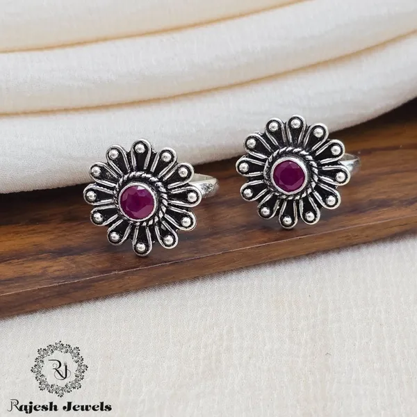 Black_Silver_Captivating_Cutstone_Oxidised_Toerings_For_Women
