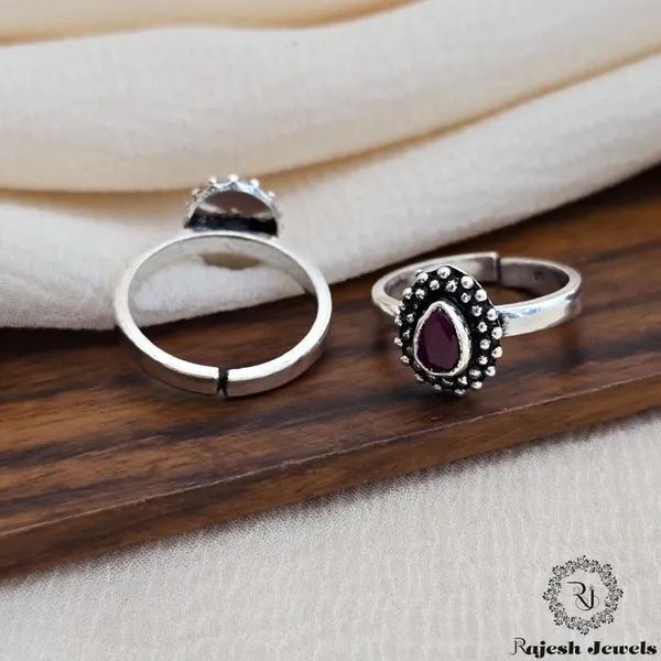 Maroon_And_Silver_Fabulent_Cutstone_Toerings_For_Women
