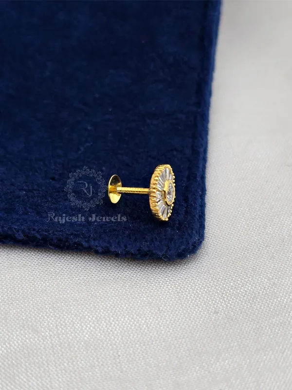 White_Silver_Ravishing_Minimalistic_Nose_Pin_For_Women