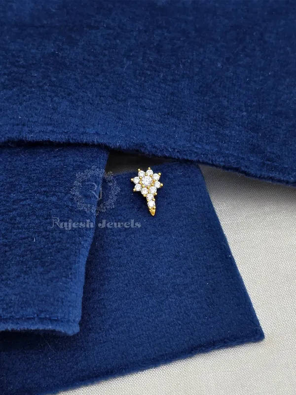 White_Silver_Pleasing_Floral_Gold_Polished_Nose_Pin_For_Women