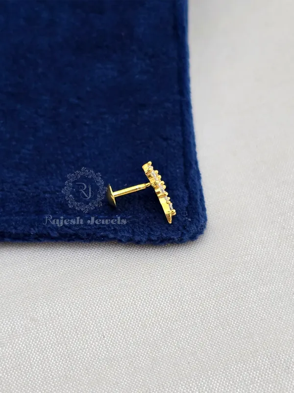 White_Silver_Pleasing_Floral_Gold_Polished_Nose_Pin_For_Women