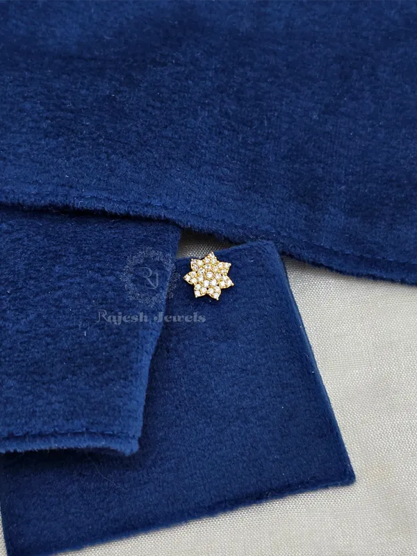 White_Silver_Dazzling_Star_Cz_Minimalistic_Nose_Pin_For_Women